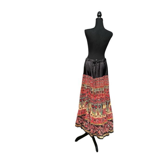 OS red and black with gold stripe at the bottom skirt. No tags attached - Picture 3 of 4